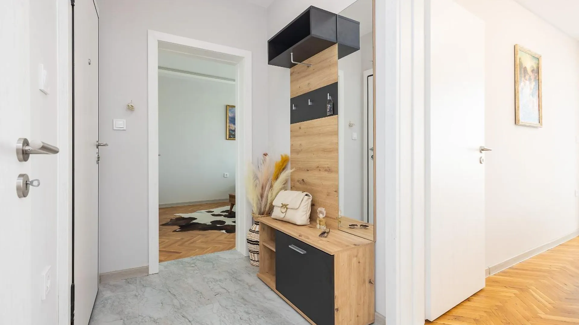 Cozy Chic Flat Stylish Center Apartment Varna 0*,  Bulgaria